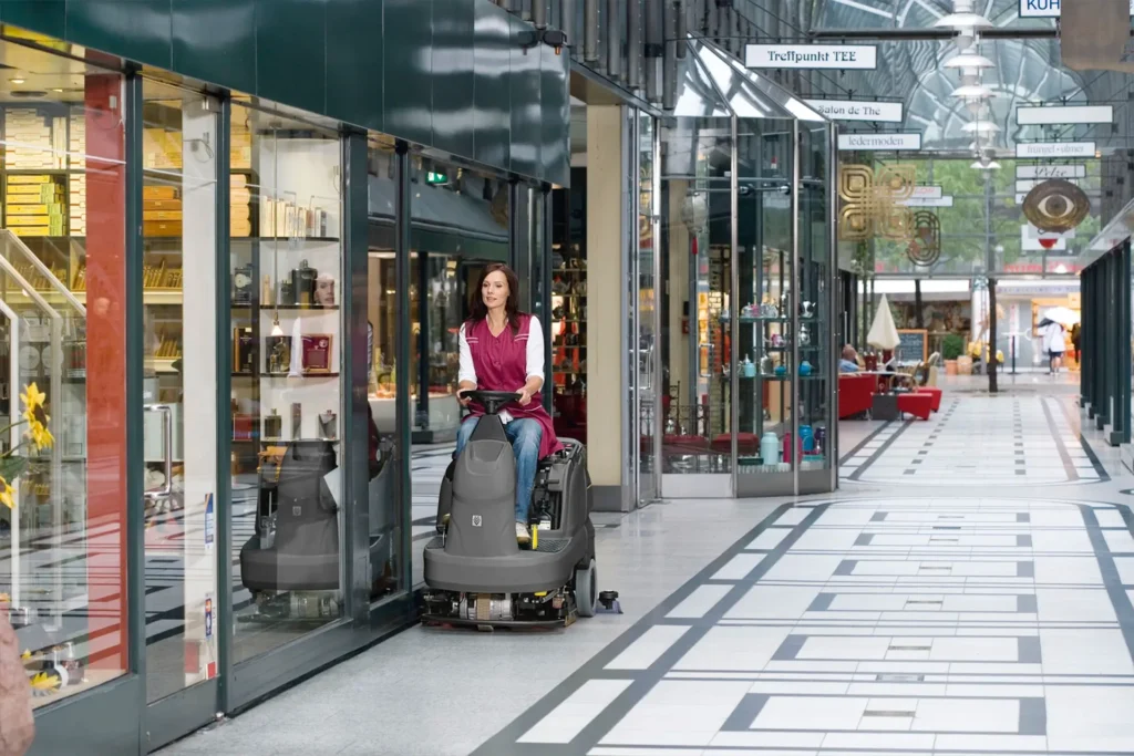 Top 5 tehnologii moderne utilizate în curățenia spațiilor industriale